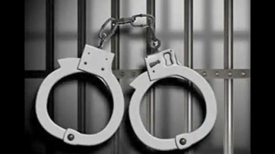 4 robbers held after encounter in Punjab’s border town of Patti; fifth dies of drug overdose 4 robbers held after encounter in Punjab’s border town of Patti; fifth dies of drug overdose