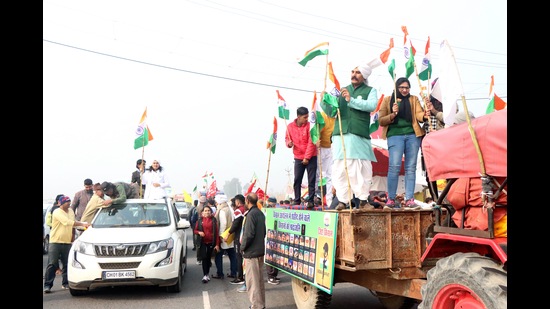Women supporting the farmers' agitation reach Rohtak toll plaza on Rohtak-Delhi road, in Haryana on January 17. (Manoj Dhaka/Hindustan Times) Women supporting the farmers' agitation reach Rohtak toll plaza on Rohtak-Delhi road, in Haryana on January 17. (Manoj Dhaka/Hindustan Times)