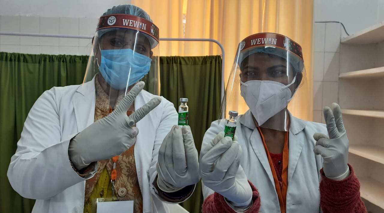 In 98 cases, adverse events following immunization (AEFI) were reported out of the 22,643 health workers who received vaccine shots. (HT Photo ) In 98 cases, adverse events following immunization (AEFI) were reported out of the 22,643 health workers who received vaccine shots. (HT Photo )