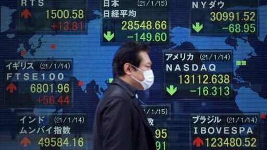 The dollar rose to 104.02 Japanese yen from 103.69 yen late Monday. The euro strengthened to $1.2095 from $1.2078.(AP) The dollar rose to 104.02 Japanese yen from 103.69 yen late Monday. The euro strengthened to $1.2095 from $1.2078.(AP)