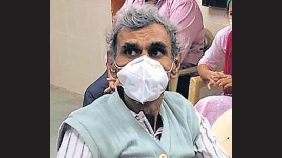 Dr Anilkumar Gondale was asked to get a medical certificate from the cancer hospital, where he is undergoing treatment, when he went to the vaccine centre. (HT) Dr Anilkumar Gondale was asked to get a medical certificate from the cancer hospital, where he is undergoing treatment, when he went to the vaccine centre. (HT)