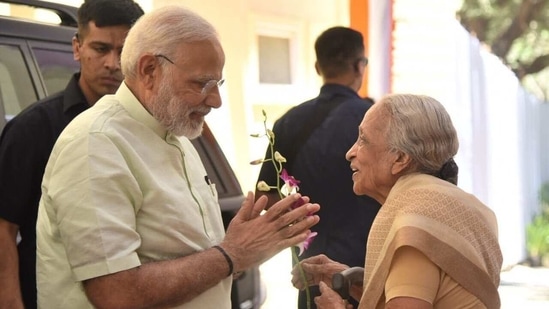 PM Modi posted a picture of his visit to Adyar cancer institute while condoling the demise of Dr V Shanta.(Twitter/@narendramodi)