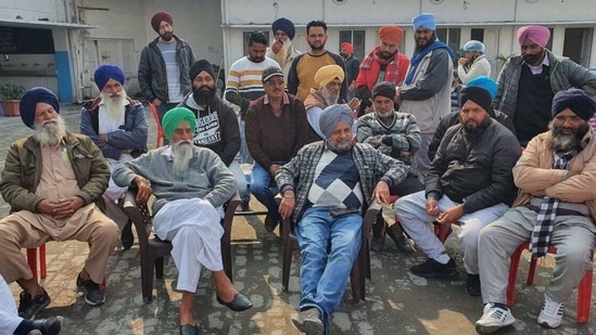 Farmers in Uttarakhand's Bazpur at a meeting to fine tune their protest.(HT PHOTO) Farmers in Uttarakhand's Bazpur at a meeting to fine tune their protest.(HT PHOTO)