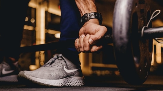 Despite the coronavirus restricting gym capacity while shuttering some entirely, the traditional January spike in memberships has matched—and in some ways exceeded—those of years past.(Unsplash) Despite the coronavirus restricting gym capacity while shuttering some entirely, the traditional January spike in memberships has matched—and in some ways exceeded—those of years past.(Unsplash)