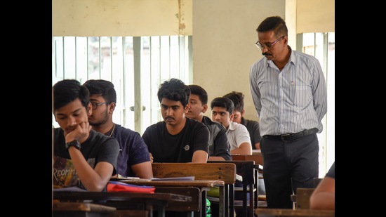 The number of students for Class 5 to Class 8 is almost four times that for Class 9 to Class 10. (HT FILE) The number of students for Class 5 to Class 8 is almost four times that for Class 9 to Class 10. (HT FILE)