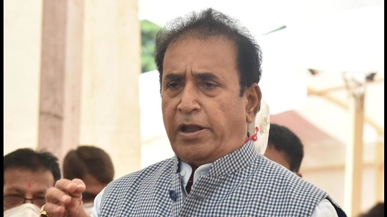 Maharashtra home minister Anil Deshmukh said that a first information report (FIR) would be filed in the case and a formal investigation would be initiated. (HT FILE) Maharashtra home minister Anil Deshmukh said that a first information report (FIR) would be filed in the case and a formal investigation would be initiated. (HT FILE)