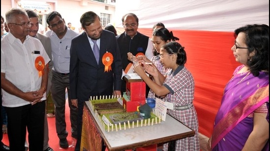 Prakash Javdekar during inauguration of Atal Tinkering Lab in Pune in 2017. (HT File) Prakash Javdekar during inauguration of Atal Tinkering Lab in Pune in 2017. (HT File)