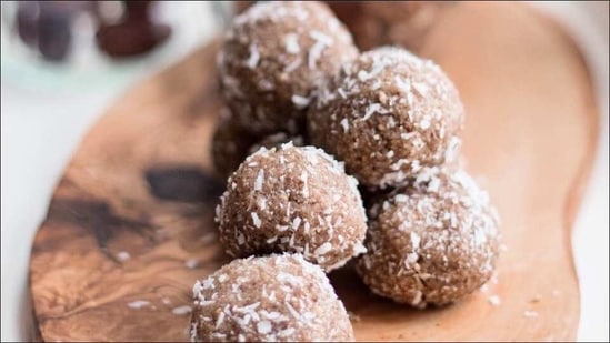 Recipe: Trying to cut out added sugars? Let date balls tame your sweet cravings(Instagram/chroniclesofanewbride)