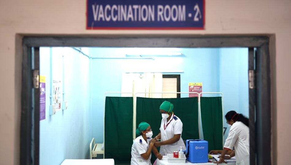 A Covid-19 vaccine shot being administered at Rajawadi Hospital in Mumbai on January 19. (Satish Bate/HT Photo) (HT_PRINT) A Covid-19 vaccine shot being administered at Rajawadi Hospital in Mumbai on January 19. (Satish Bate/HT Photo) (HT_PRINT)