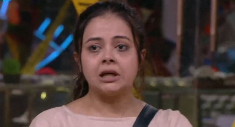 Devoleena started crying during the task. (Colors)