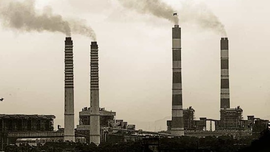 In an air review meeting conducted on December 22, the commission reviewed the progress of switching over of industries operating in Delhi to PNG.(Harikrishna Katragadda/ MINT. Representative image) In an air review meeting conducted on December 22, the commission reviewed the progress of switching over of industries operating in Delhi to PNG.(Harikrishna Katragadda/ MINT. Representative image)