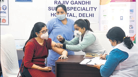 A member of the medical staff gets Covishield vaccine at Rajiv Gandhi Super Speciality Hospital, in New Delhi on January 19. (Raj K Raj/HT photo) A member of the medical staff gets Covishield vaccine at Rajiv Gandhi Super Speciality Hospital, in New Delhi on January 19. (Raj K Raj/HT photo)