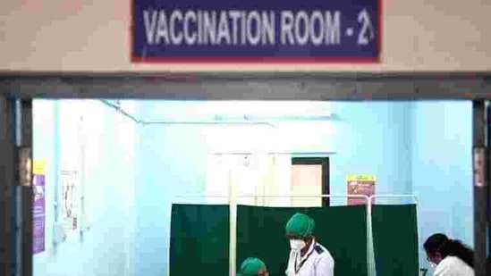 Officials credited the improvement to changes in the Co-WIN application that now allows vaccinators to administer shots to walk-in health care workers if those scheduled did not turn up.(Satish Bate/HT Photo) Officials credited the improvement to changes in the Co-WIN application that now allows vaccinators to administer shots to walk-in health care workers if those scheduled did not turn up.(Satish Bate/HT Photo)