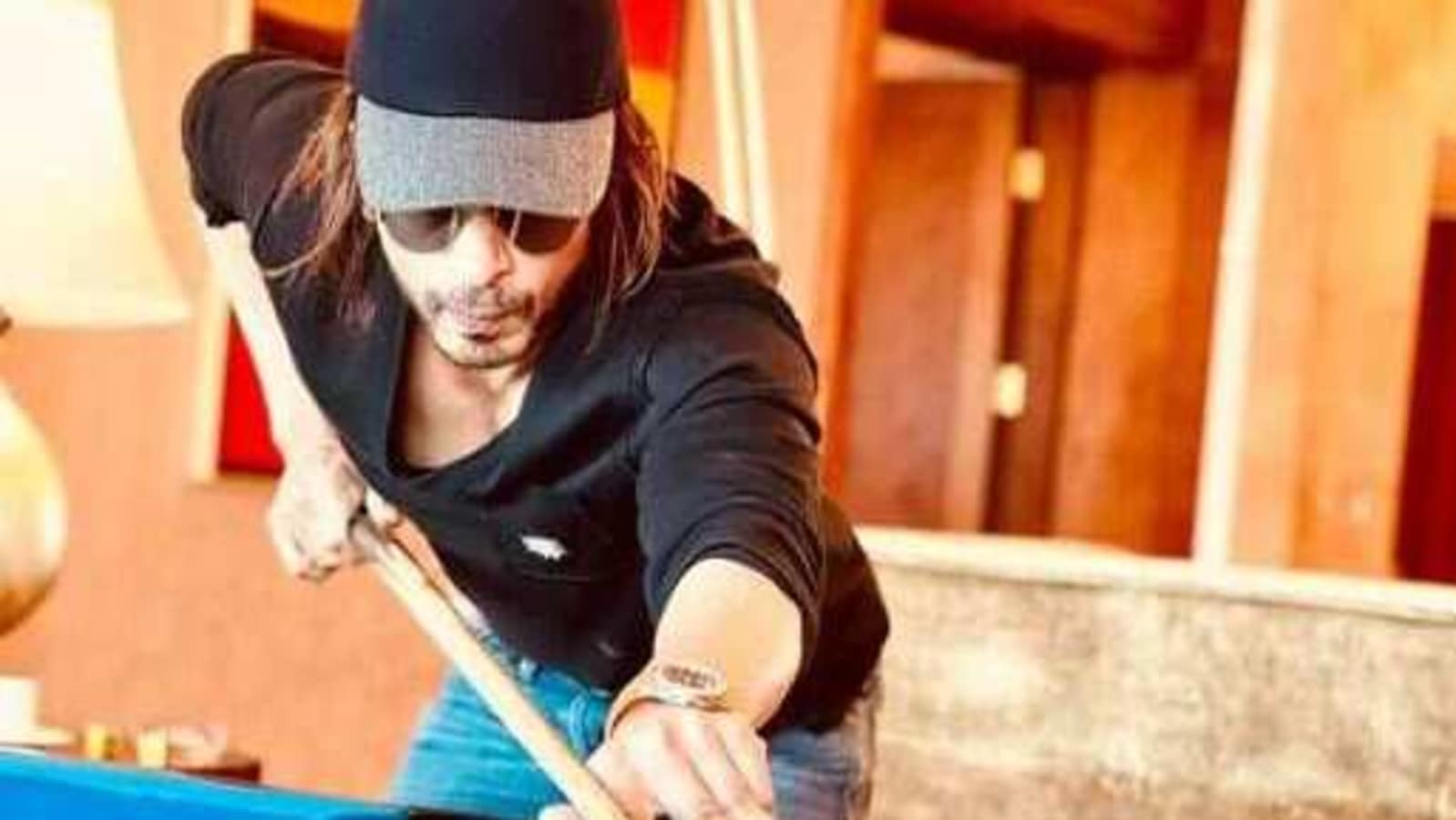 Shah Rukh Khan shares cryptic post about the colour 'pink'; is this his Pathan look?