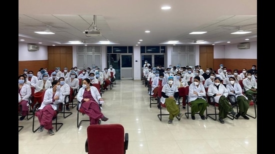 Health workers attending a session to clear their doubts at GMCH, Sector 32, Chandigarh. (HT Photo) Health workers attending a session to clear their doubts at GMCH, Sector 32, Chandigarh. (HT Photo)