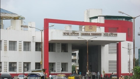 The redevelopment plans for terminus and stations include providing shopping complexes and hotels on the premises to increase the non- fare revenue. (HT FILE) The redevelopment plans for terminus and stations include providing shopping complexes and hotels on the premises to increase the non- fare revenue. (HT FILE)