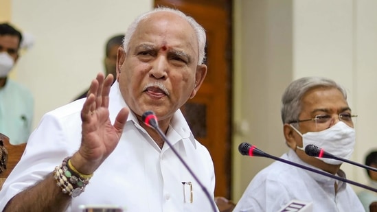 The analysts said central leadership of the BJP seems to have left it to Yediyurappa to deal with the problem.(PTI) The analysts said central leadership of the BJP seems to have left it to Yediyurappa to deal with the problem.(PTI)