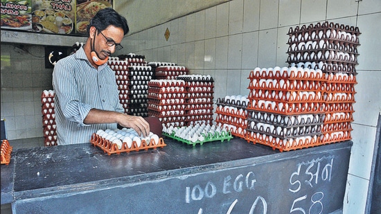 Prices of eggs have come down, hitting poultry sales in Thane district due to bird flu. (Praful Gangurde/HT photo) Prices of eggs have come down, hitting poultry sales in Thane district due to bird flu. (Praful Gangurde/HT photo)