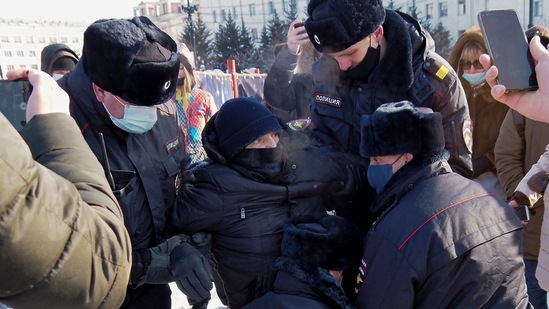 Khabarovsk : Police detain a man during a protest against the jailing of opposition leader Alexei Navalny in Khabarovsk, 6,100 kilometers (3,800 miles) east of Moscow, Russia, Saturday, Jan. 23, 2021. Authorities in Russia have taken measures to curb protests planned for Saturday against the jailing of Navalny. AP/PTI(AP01_23_2021_000017B)(AP)