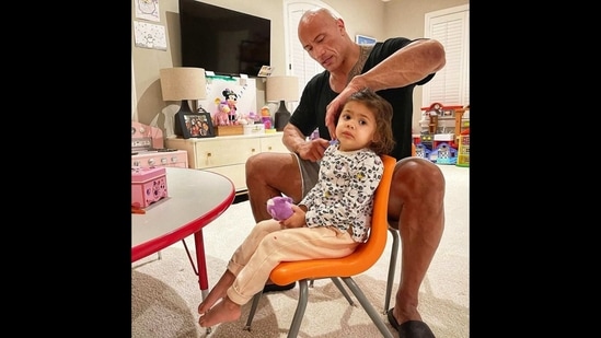 The Rock S Insta Post With Daughter Gets Over 3 Million Likes It S Adorable Trending Hindustan Times