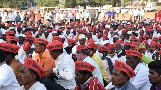 Farmers gather at a ground in Nashik before heading towards Mumbai. (Ravindra Rajput/HT) Farmers gather at a ground in Nashik before heading towards Mumbai. (Ravindra Rajput/HT)