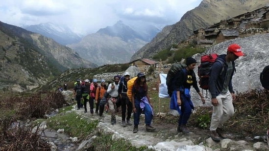 The tourism department has selected villages in districts like Uttarkashi, Bageshwar, Pithoragarh and Chamoli of Uttarakhand to create trekking clusters. (HT PHOTO).