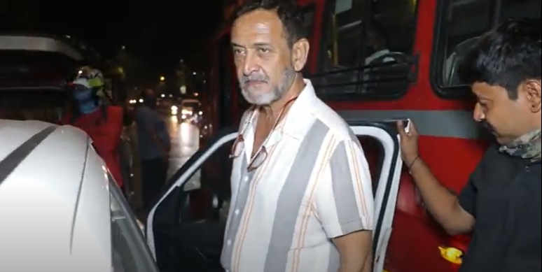 Mahesh Manjrekar was also seen with Salman Khan. (Varinder Chawla) Mahesh Manjrekar was also seen with Salman Khan. (Varinder Chawla)