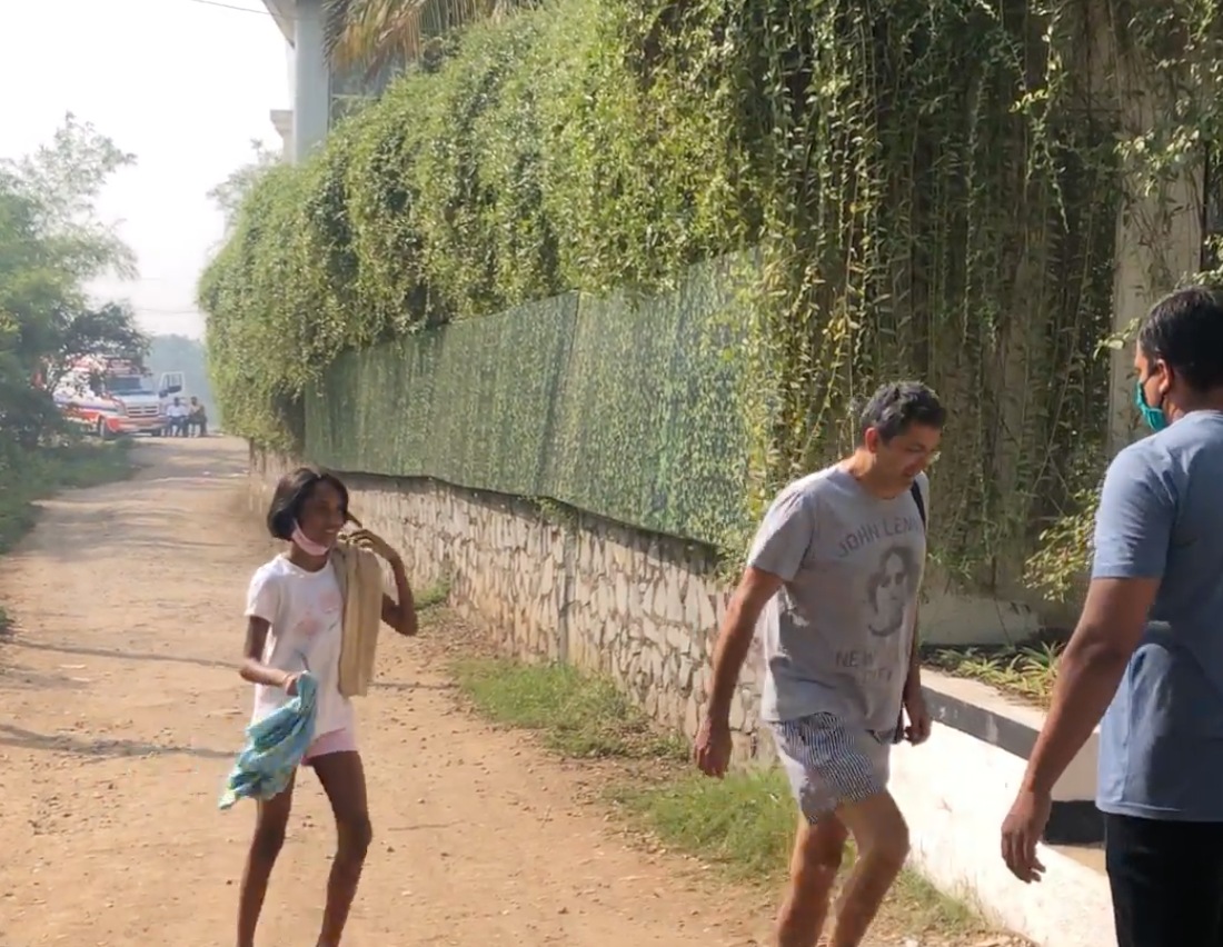 Kunal Kohli with his daughter at the venue. Kunal Kohli with his daughter at the venue.
