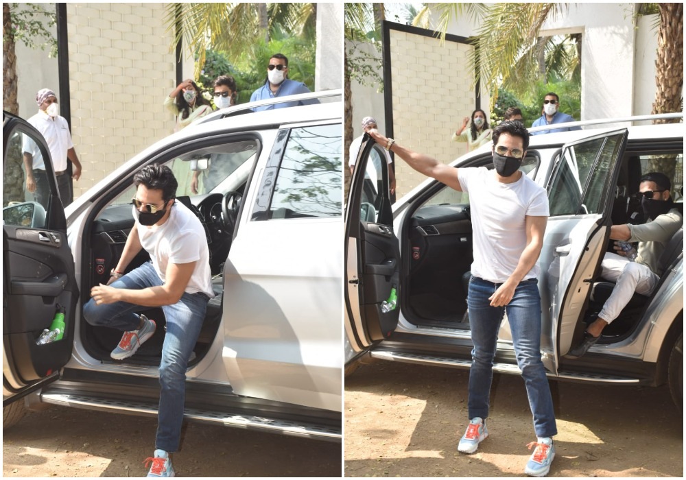 Varun Dhawan arrives at the wedding venue. Varun Dhawan arrives at the wedding venue.