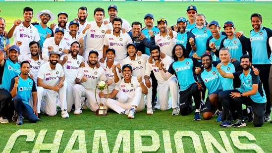 Indian players pose with the winning trophy after defeating Australia.(PTI) Indian players pose with the winning trophy after defeating Australia.(PTI)