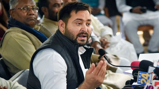 The human chain event is being seen as a show of strength by the Opposition parties in Bihar.(PTI) The human chain event is being seen as a show of strength by the Opposition parties in Bihar.(PTI)