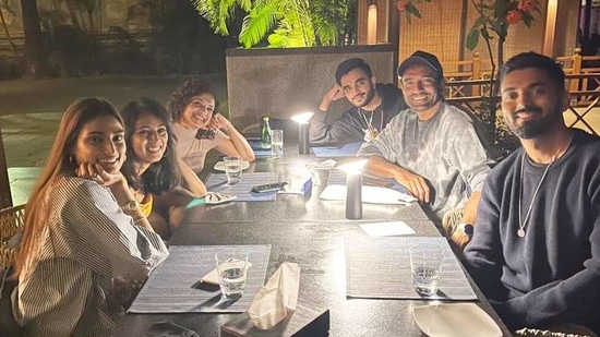 Athiya Shetty at a dinner party with KL Rahul and their friends.