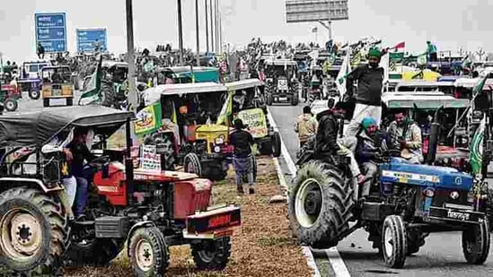From villages in western Uttar Pradesh, thousands of tractors had already left for Delhi, farm leaders said, even as the state police tried to persuade them not to participate in the rally. From villages in western Uttar Pradesh, thousands of tractors had already left for Delhi, farm leaders said, even as the state police tried to persuade them not to participate in the rally.