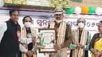 ASI Rajesh Kumar was felicitated by Former Director AIIMS, Bhubaneswar, Dr Ashok Kumar Mahapatra.(ANI) ASI Rajesh Kumar was felicitated by Former Director AIIMS, Bhubaneswar, Dr Ashok Kumar Mahapatra.(ANI)