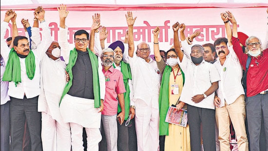 NCP leader Sharad Pawar and ministers Balasaheb Thorat and Jitendra Awhad, along with other leaders, at the protest site. (Bhushan Koyande/HT) NCP leader Sharad Pawar and ministers Balasaheb Thorat and Jitendra Awhad, along with other leaders, at the protest site. (Bhushan Koyande/HT)