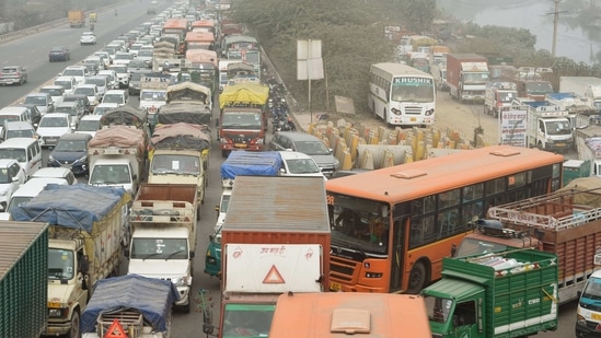 New Delhi: Traffic jam at GT Karnal Road in New Delhi, Wednesday, Jan. 20. 2021. (PTI Photo/ Shahbaz Khan)(PTI01_20_2021_000034B)(PTI) New Delhi: Traffic jam at GT Karnal Road in New Delhi, Wednesday, Jan. 20. 2021. (PTI Photo/ Shahbaz Khan)(PTI01_20_2021_000034B)(PTI)