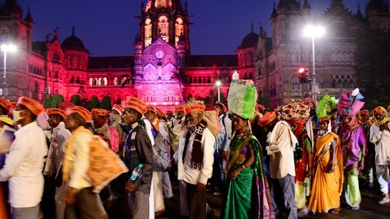 Farmers arrive from various parts of Maharashtra to participate in a rally at the Azad Maidan against new farm laws, in Mumbai, (PTI) Farmers arrive from various parts of Maharashtra to participate in a rally at the Azad Maidan against new farm laws, in Mumbai, (PTI)