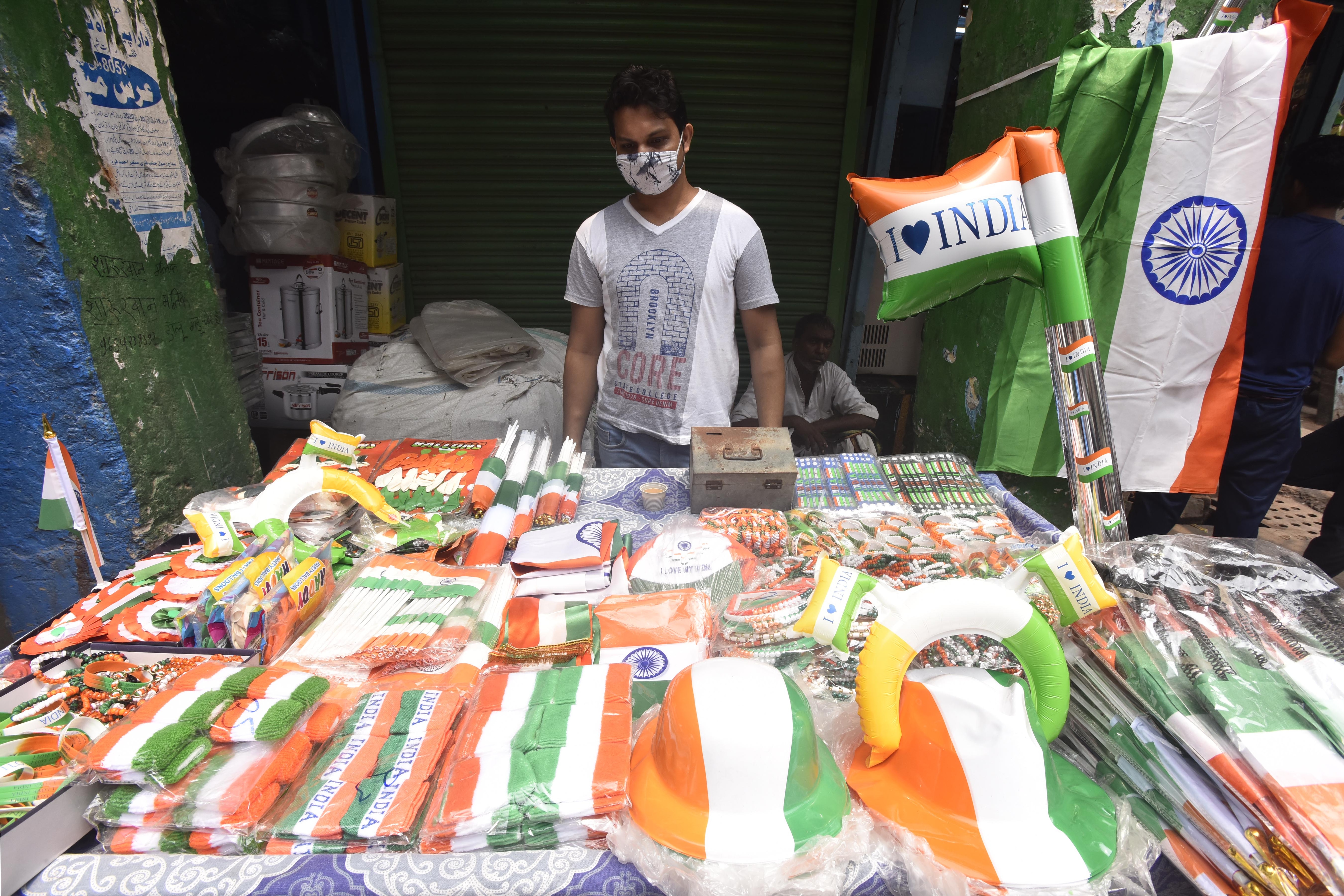 Sale of tricolour themed accessories has also diminished as there is little demand for them. (Picture: Sonu Mehta/HT) Sale of tricolour themed accessories has also diminished as there is little demand for them. (Picture: Sonu Mehta/HT)