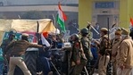 Chaotic scenes were witnessed at ITO, where hundreds of protesters could be seen chasing police personnel with sticks(Adnan Abidi / REUTERS) Chaotic scenes were witnessed at ITO, where hundreds of protesters could be seen chasing police personnel with sticks(Adnan Abidi / REUTERS)