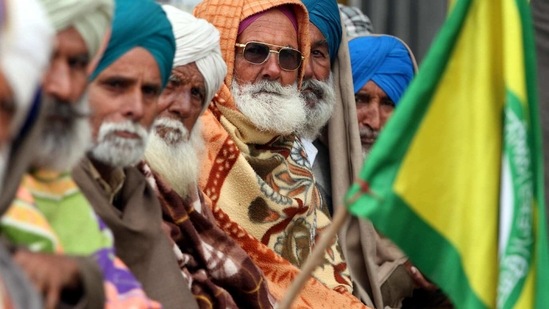 Farmers on a sit-in protest against new farm laws, at Lehra Bega toll plaza in Bathinda, Punjab.(Sanjeev Kumar/Hindustan Times) Farmers on a sit-in protest against new farm laws, at Lehra Bega toll plaza in Bathinda, Punjab.(Sanjeev Kumar/Hindustan Times)
