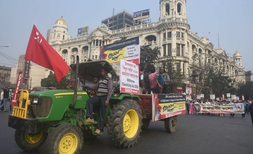 Rallies by Sikhs and Left parties in Kolkata.(Samir Jana/HT ) Rallies by Sikhs and Left parties in Kolkata.(Samir Jana/HT )