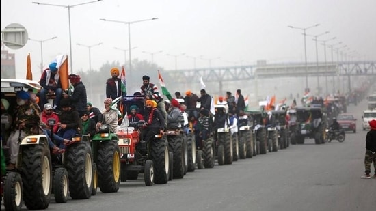 Farmers at Tikri border headed for Delhi on tractors on Tuesday morning. (HT Photo) Farmers at Tikri border headed for Delhi on tractors on Tuesday morning. (HT Photo)