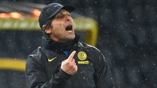 Inter Milan's Italian coach Antonio Conte reacts during the Italian Serie A football match Udinese vs Inter Milan on January 23, 2021 at the Friuli stadium in Udine. (Photo by Vincenzo PINTO / AFP)(AFP)