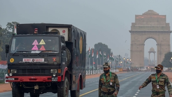 This year's Republic Day presents an unprecedented challenge for the Capital's police force.(PTI) This year's Republic Day presents an unprecedented challenge for the Capital's police force.(PTI)