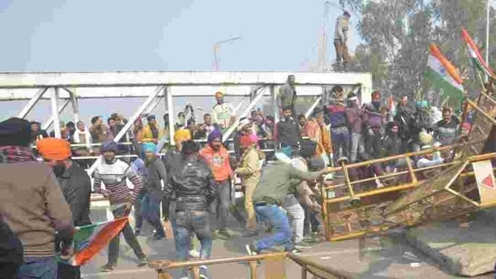Farm union leader Rakesh Tikait told HT on Tuesday that the protesting farmers wanted to conduct a peaceful tractor parade in the national capital and added that the chaos happened due to confusion over routes.(Sakib Ali/HT Photo) Farm union leader Rakesh Tikait told HT on Tuesday that the protesting farmers wanted to conduct a peaceful tractor parade in the national capital and added that the chaos happened due to confusion over routes.(Sakib Ali/HT Photo)