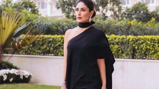 Kareena Kapoor wished her fans on Republic Day. Kareena Kapoor wished her fans on Republic Day.