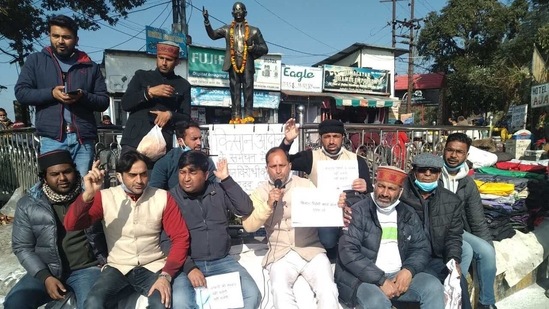 Uttarakhand Congress workers during a protest in Mussoorie on Tuesday against the farm laws. (HT PHOTO) Uttarakhand Congress workers during a protest in Mussoorie on Tuesday against the farm laws. (HT PHOTO)