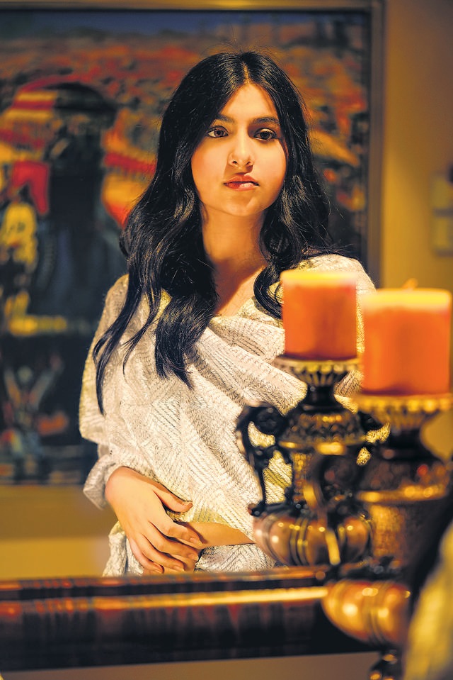 Amaani Sharma dons the picture perfect white chikankari anarkali with beads and cut-dana embellishments. (Photo: Ichit Anand) Amaani Sharma dons the picture perfect white chikankari anarkali with beads and cut-dana embellishments. (Photo: Ichit Anand)