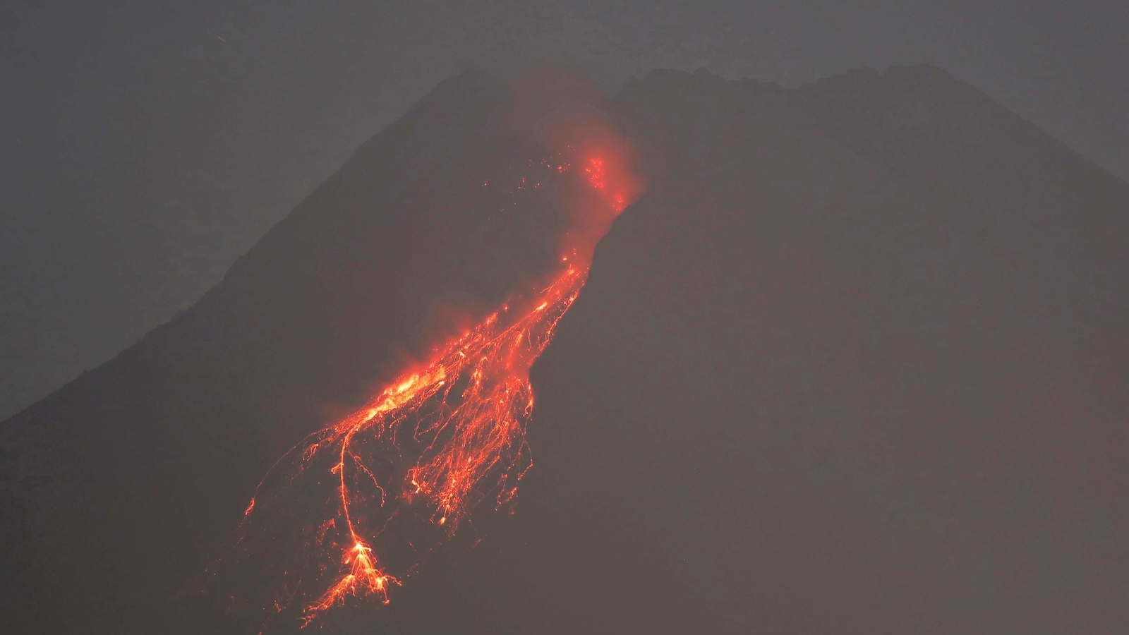 Indonesian Volcano Unleashes River Of Lava In New Eruption | World News ...