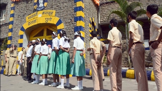 School students visit Yerawada Jail in Pune, India, on Tuesday, January 26, 2021. (Shankar Narayan/HT)